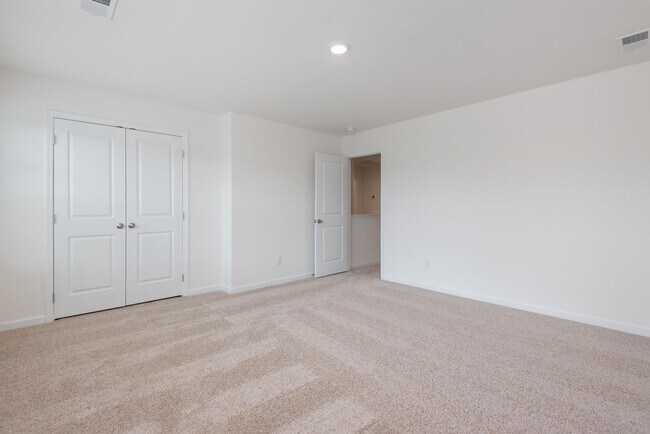 Building Photo - 4734 Willow Bluff Cir