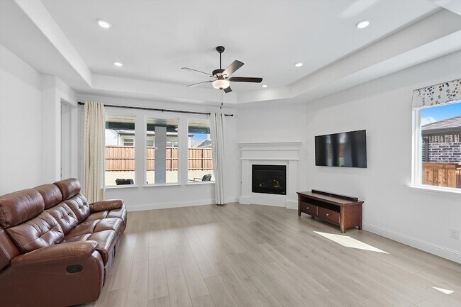 Building Photo - 1708 Nightshade Ln