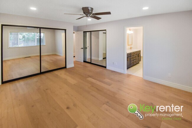 Building Photo - Beautiful 4 Bed / 3 Bath Bollinger Hills Home with Gorgeous Remodeled Kitchen!