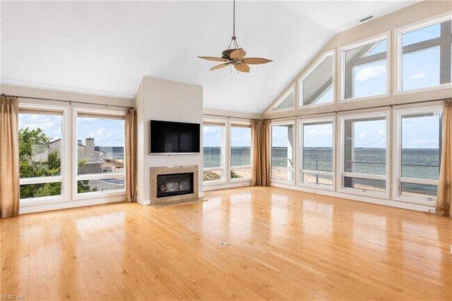 Building Photo - 882 W Ocean View Ave