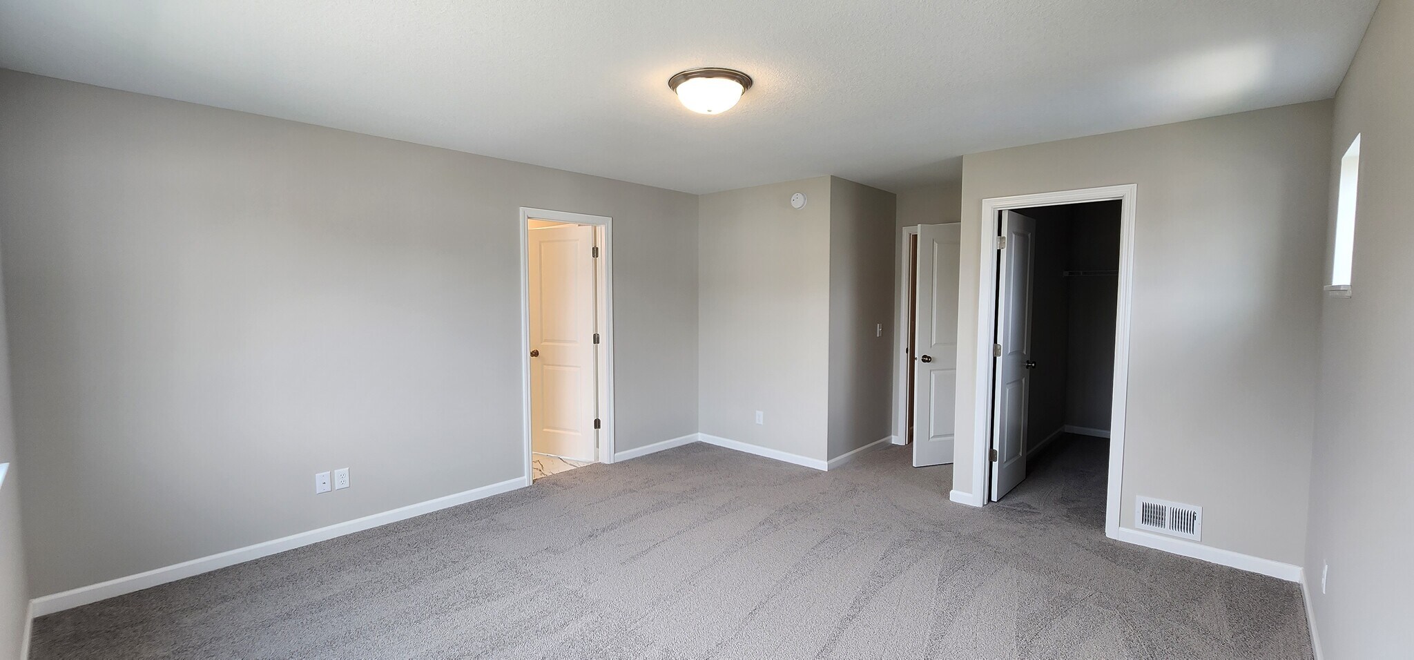 Building Photo - 1515 100th Ave NW