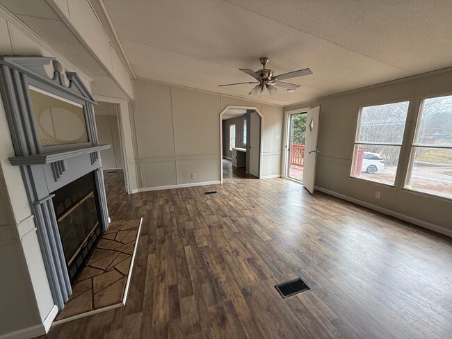 Building Photo - 142 Co Rd 405