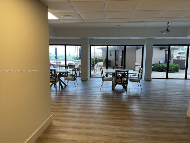 Building Photo - 3800 Galt Ocean Dr