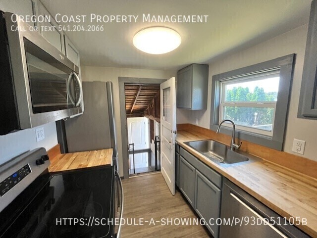 Building Photo - 3039 NW Oar-