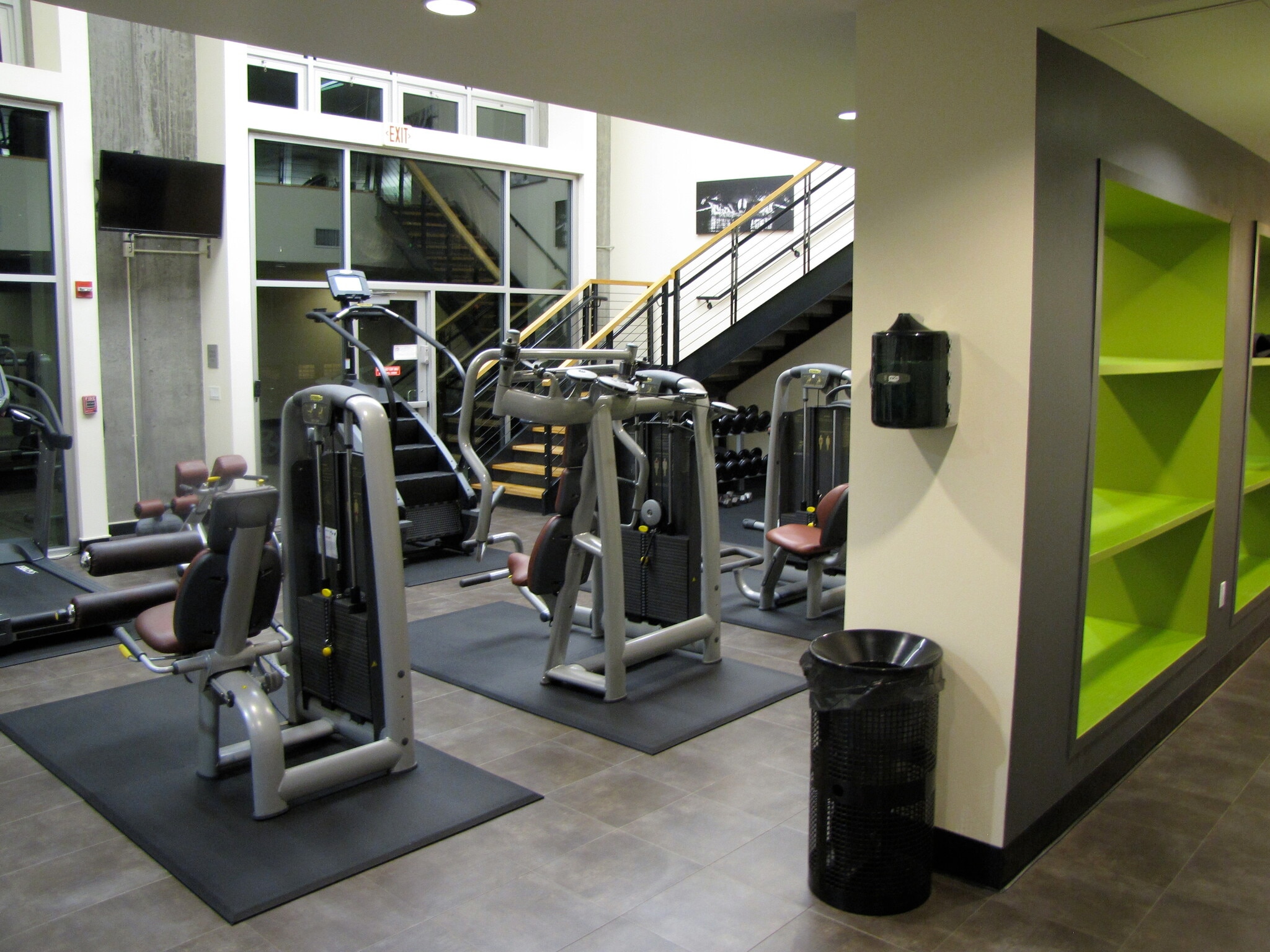 Building Photo - 311 Oak St