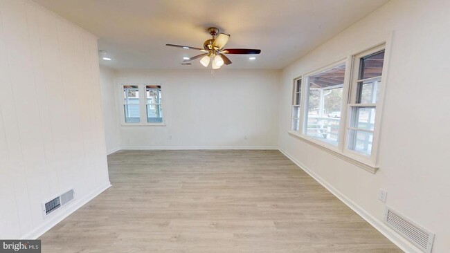Building Photo - 6511 Enfield Dr
