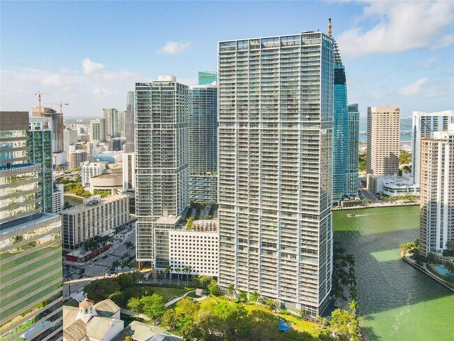 Building Photo - 485 Brickell Ave