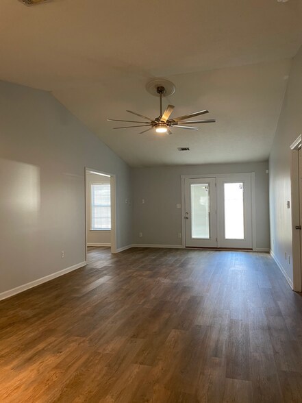 Building Photo - 7123 Belize Dr