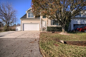 Building Photo - 710 Ray Ave