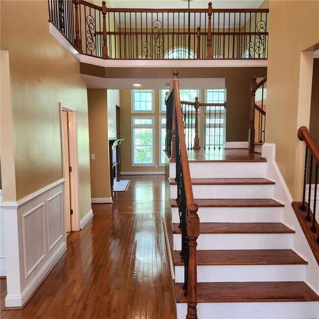 Building Photo - 635 Syreeta Ln