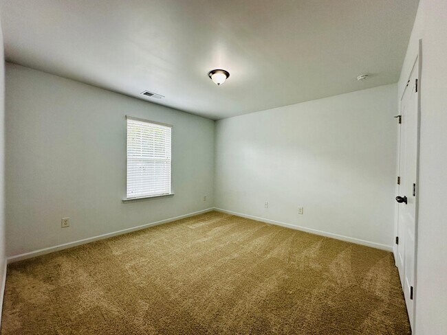 Building Photo - 10325 Solar Way