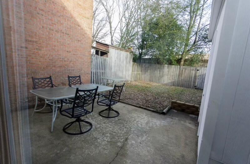 Building Photo - 5312 Common Ct