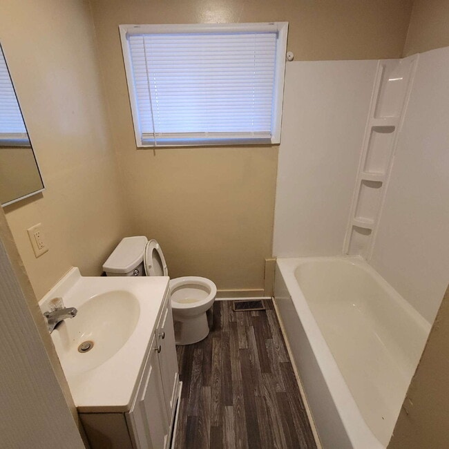 Building Photo - Near North 3BR/2BA House - Bettcher/64th Ave!