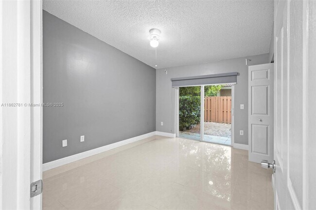 Building Photo - 6910 NW 166th Terrace