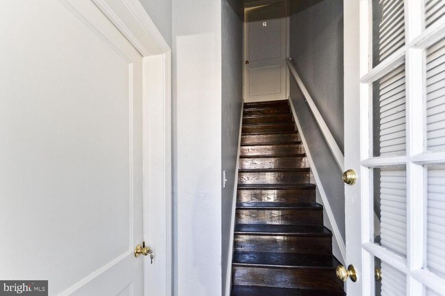 Building Photo - 1209 Savannah St SE