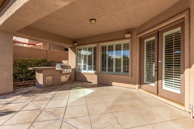 Building Photo - BEAUTIFUL QUEENSRIDGE HIGHLY UPGRADED HOME BY CHRISTOPHER HOMES