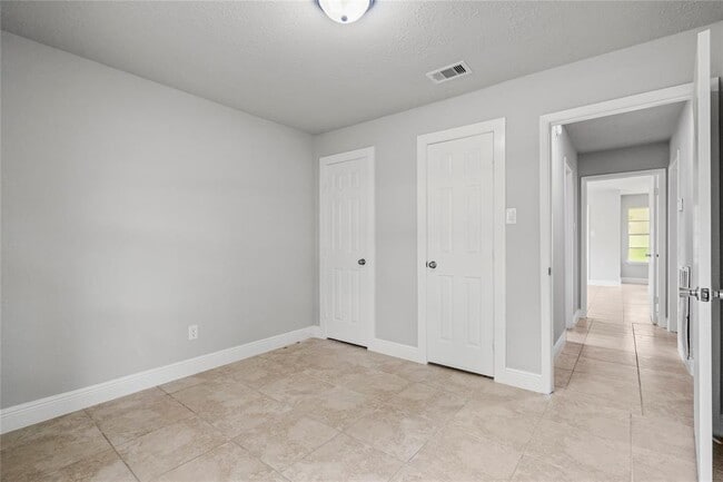 Building Photo - 16323 Maplemont Dr