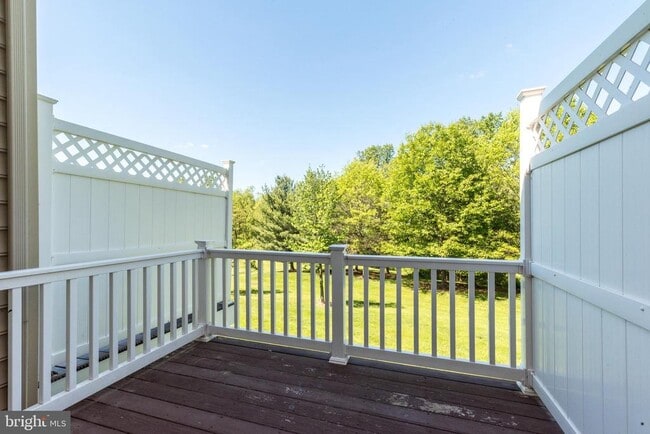 Building Photo - 3216 Brookside Dr