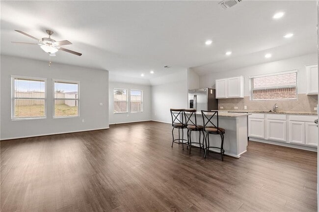 Building Photo - 7405 Spring Ray Dr