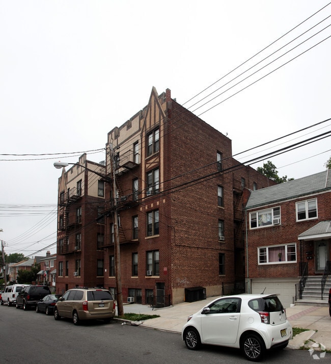 43-39 158th - 43-39 158th St