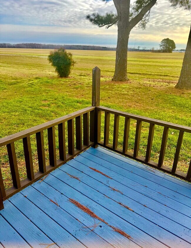 Building Photo - 2705 S Battlefield Blvd