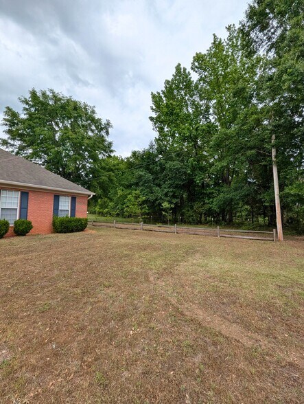 Building Photo - 223 S Springfield Dr