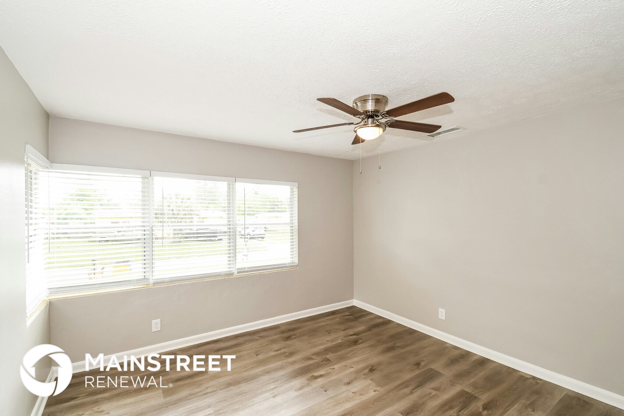 Building Photo - 4020 Angol Pl