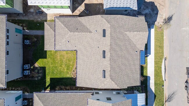 Building Photo - 13254 McMillan Dr