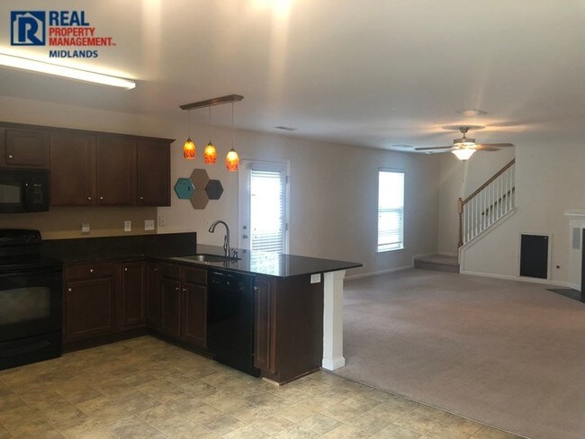 Building Photo - Spacious Home in Hopkins Area! Apply Now!