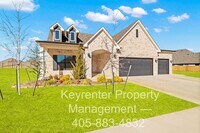 Building Photo - 2805 Crystal Creek Dr