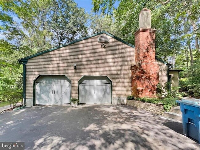 Building Photo - 402 Norwood Rd