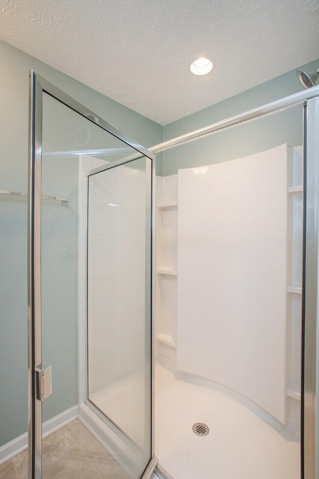 Building Photo - Single-level 2-bed, 2-bath townhome in 55+ community with pool, clubhouse, fitness center and gro...