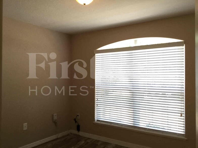 Building Photo - 425 Hammerstone Ave