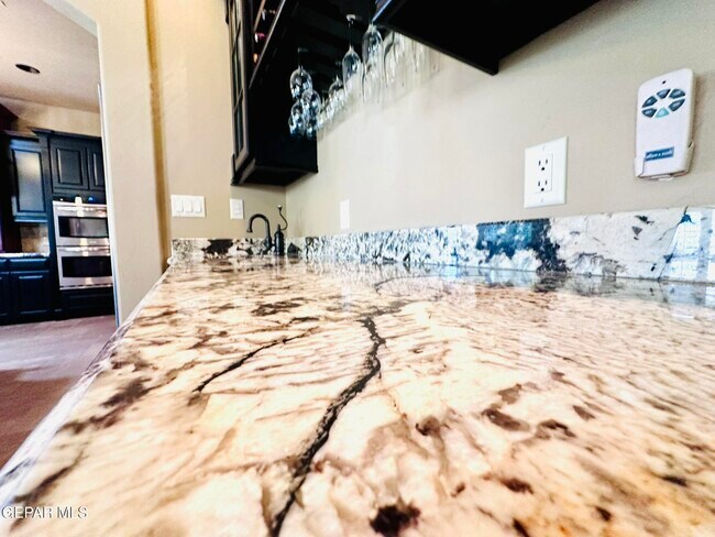 Building Photo - 6268 Wildwood Ct