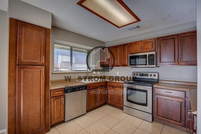 Building Photo - 420 Revolution Ln