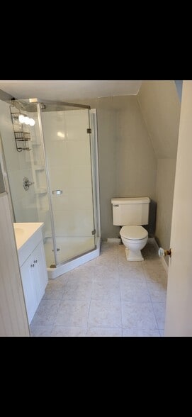 Building Photo - 112 Underwood Ave