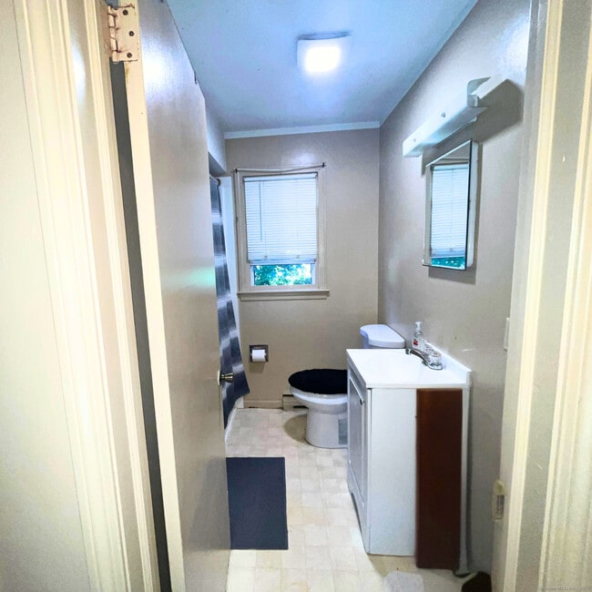 Building Photo - 537 Boswell Ave