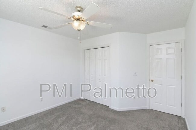 Building Photo - 212 Brookstone Way