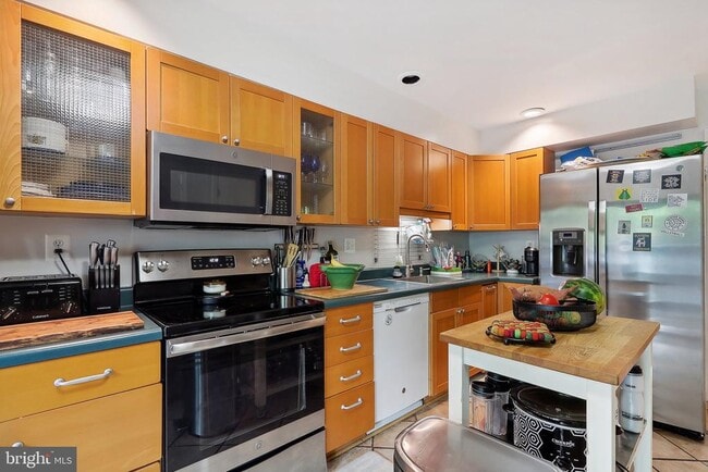 Building Photo - 2031 Approach Ln