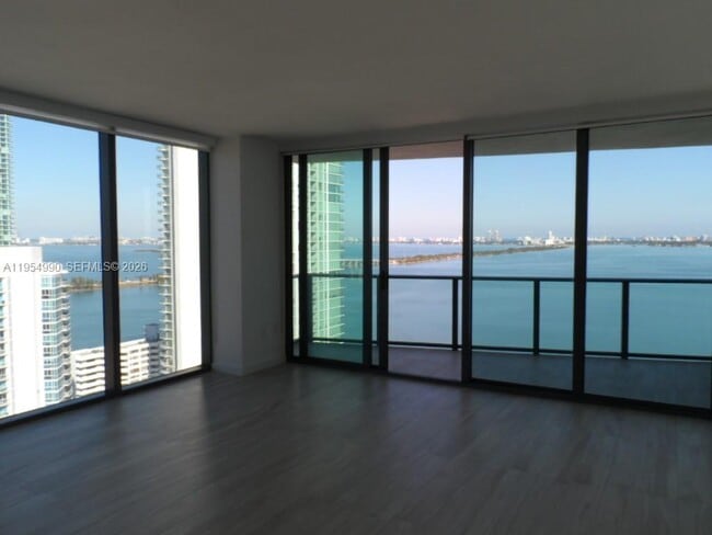 Building Photo - 460 NE 28th St