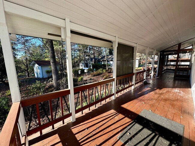 Building Photo - charming 3-bedroom, 2-bathroom