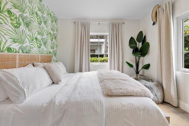 Building Photo - 1024 Lenox Ave.