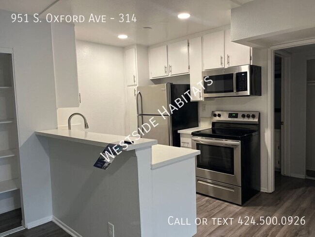 Building Photo - 951 Oxford Ave