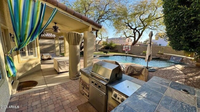 Building Photo - 1405 E Goldenrod St