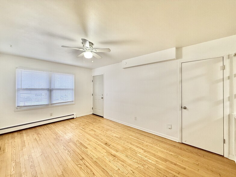 Building Photo - 290 Orchard Dr