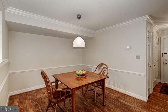 Building Photo - 8303 Bluebird Way