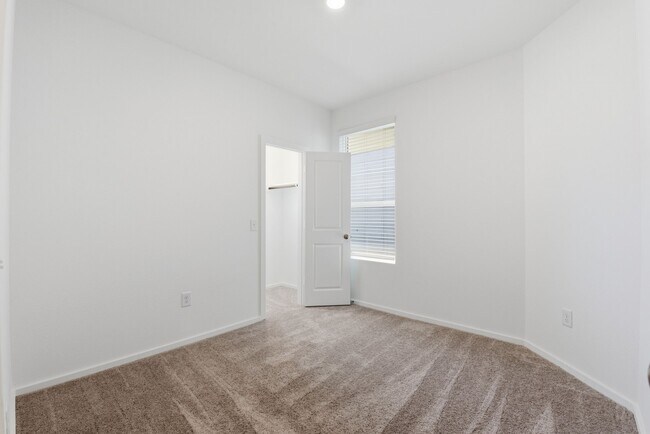 Building Photo - 26391 Cedar Sedge Dr