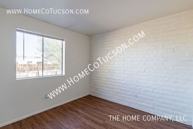 Building Photo - 2511 N Fontana Ave