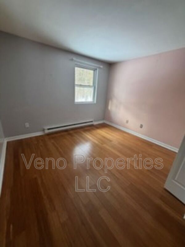 Building Photo - 183 Arrow Wood Pl