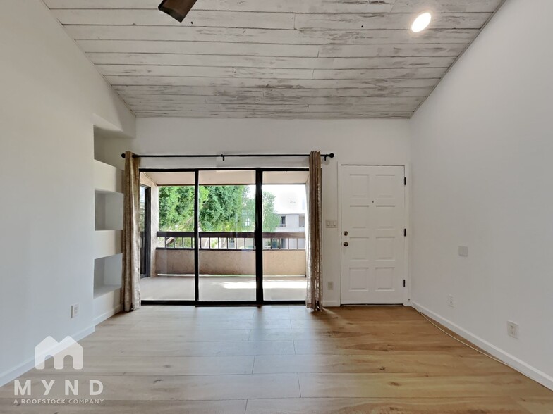 Building Photo - 5998 N 78th St